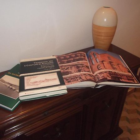 Il Giardino Del Nespolo Bed & Breakfast อาลเกโร ภายนอก รูปภาพ